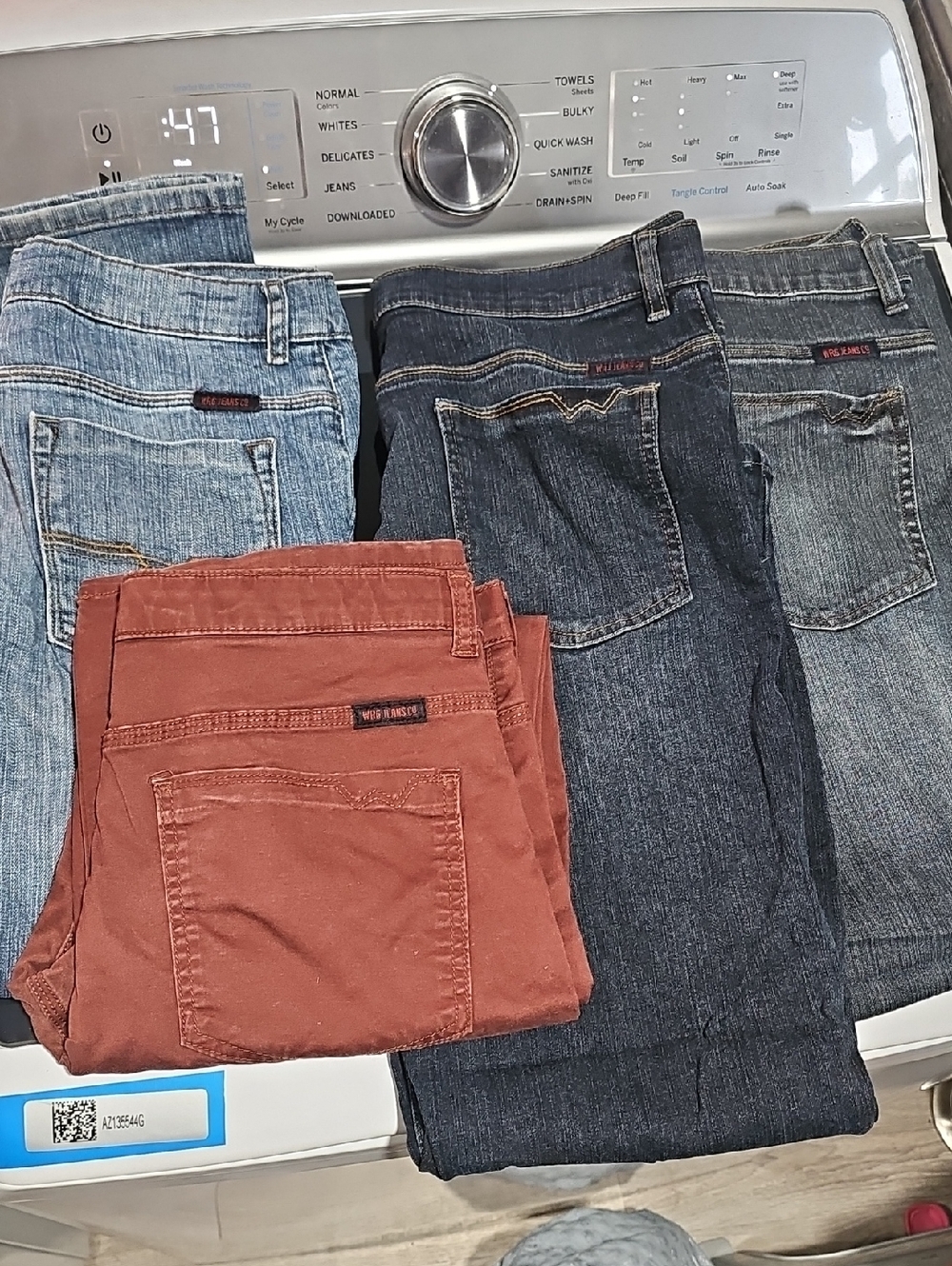 Bundle Of 4 Pairs Of Wrangler Jeans-(Blue, Dark Blue, Light Blue, Rust)